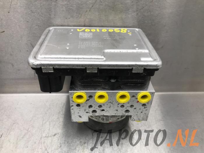 Usagé Pompe ABS Mitsubishi Outlander (GF/GG) 2.0 16V PHEV 4x4 Prix € 103,95 Règlement à la marge proposé par Japoto Parts B.V.
