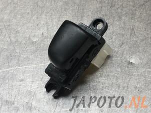 Used Electric window switch Nissan X-Trail (T32) 1.6 Energy dCi Price € 19,95 Margin scheme offered by Japoto Parts B.V.