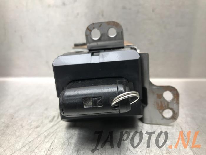 Ignition lock + computer from a Toyota Prius (NHW20) 1.5 16V 2005