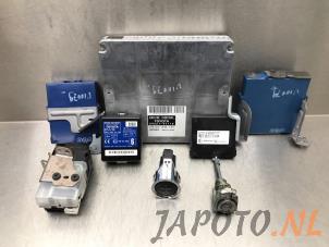Used Ignition lock + computer Toyota Prius (NHW20) 1.5 16V Price € 199,95 Margin scheme offered by Japoto Parts B.V.