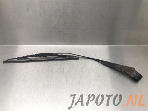 Used Rear wiper arm Toyota Yaris Verso (P2) 1.3 16V Price € 19,00 Margin scheme offered by Japoto Parts B.V.