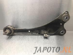 Usagé Bras de suspension bas arrière droit Toyota Auris (E18) 1.8 16V Hybrid Prix € 34,95 Règlement à la marge proposé par Japoto Parts B.V.
