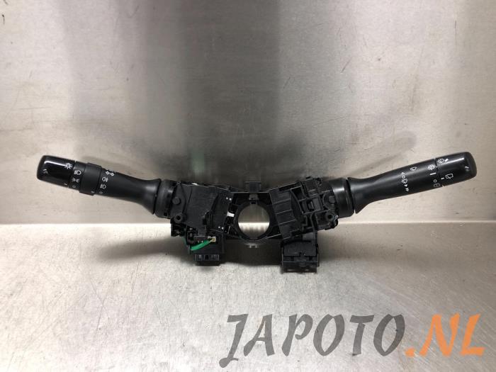 Steering column stalk from a Toyota Aygo (B40) 1.0 12V VVT-i 2016