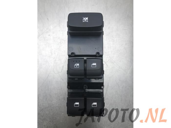 Usados Interruptor combinado de ventanillas Kia Stonic (YB) 1.2 MPI 16V Precio € 52,45 Norma de margen ofrecido por Japoto Parts B.V.