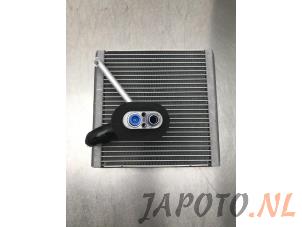 Używane Parownik klimatyzacji Kia Stonic (YB) 1.2 MPI 16V Cena € 49,95 Procedura marży oferowane przez Japoto Parts B.V.