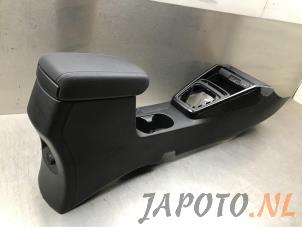 Used Armrest Kia Stonic (YB) 1.2 MPI 16V Price € 149,95 Margin scheme offered by Japoto Parts B.V.
