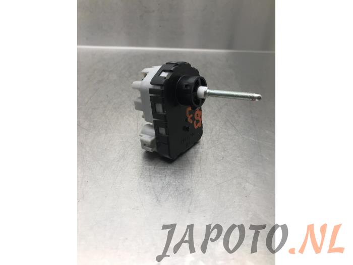 Używane Silnik reflektora Suzuki Vitara (LY/MY) 1.6 16V DDiS Cena € 52,45 Procedura marży oferowane przez Japoto Parts B.V.