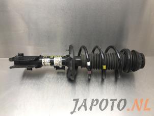 Używane Amortyzator lewy przód Kia Stonic (YB) 1.2 MPI 16V Cena € 149,95 Procedura marży oferowane przez Japoto Parts B.V.
