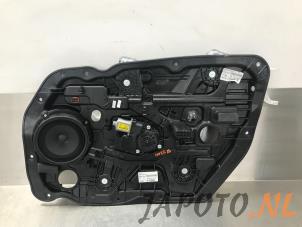 Używane Mechanizm szyby prawej przedniej wersja 4-drzwiowa Kia Cee'd Sportswagon (JDC5) 1.6 CRDi 16V VGT Cena € 99,95 Procedura marży oferowane przez Japoto Parts B.V.