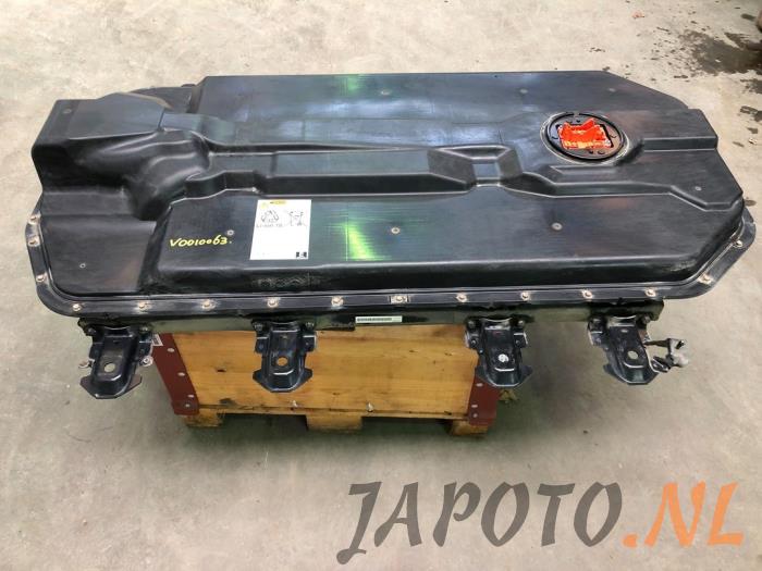 Battery (Hybrid) from a Mitsubishi Outlander (GF/GG) 2.0 16V PHEV 4x4 2014