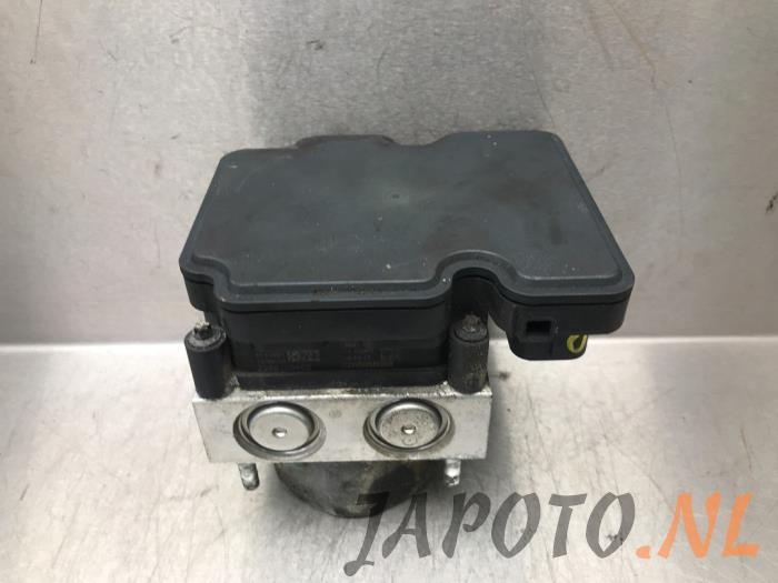 Begagnade ABS-pump Toyota GT 86 (ZN) 2.0 16V Pris € 262,49 Marginaltabell erbjuds av Japoto Parts B.V.