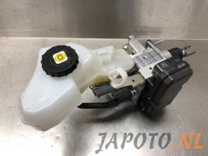 Używane Glówny cylinder hamulcowy Suzuki Swace 1.8 16V Hybrid Cena € 225,00 Procedura marży oferowane przez Japoto Parts B.V.