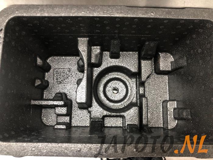 Tyre repair kit from a Hyundai i20 (GBB) 1.2i 16V 2015