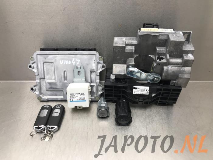 Used Ignition lock + computer Mazda 2 (DJ/DL) 1.5 SkyActiv-G 90 Price € 157,45 Margin scheme offered by Japoto Parts B.V.