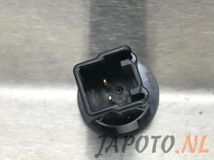 Light sensor from a Mazda 2 (DJ/DL) 1.5 SkyActiv-G 90 2017
