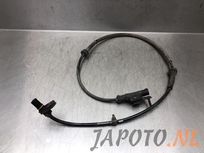 Używane Czujnik ABS Mitsubishi Colt (Z2/Z3) 1.5 16V CZT Turbo Cena € 15,70 Procedura marży oferowane przez Japoto Parts B.V.