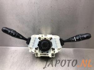 Używane Przelacznik Combi kolumny kierownicy Mitsubishi Colt (Z2/Z3) 1.5 16V CZT Turbo Cena € 24,95 Procedura marży oferowane przez Japoto Parts B.V.