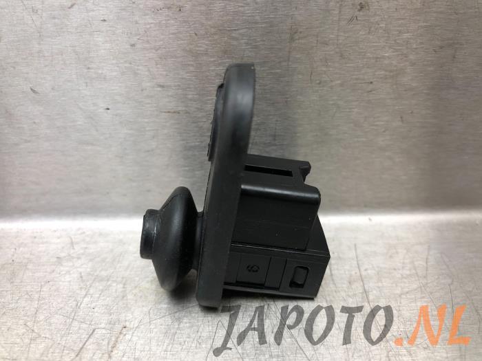 Door contact switch from a Mitsubishi Colt (Z2/Z3) 1.5 16V CZT Turbo 2011
