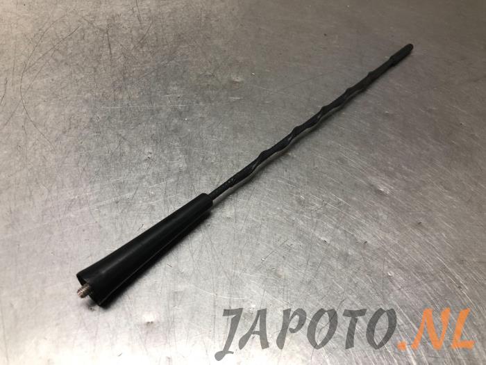 Używane Bat anteny Nissan Note (E12) 1.2 68 Cena € 10,45 Procedura marży oferowane przez Japoto Parts B.V.
