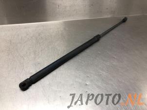Used Rear gas strut, right Nissan Note (E12) 1.2 68 Price € 9,95 Margin scheme offered by Japoto Parts B.V.