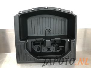 Used Storage compartment Nissan Note (E12) 1.2 68 Price € 39,95 Margin scheme offered by Japoto Parts B.V.