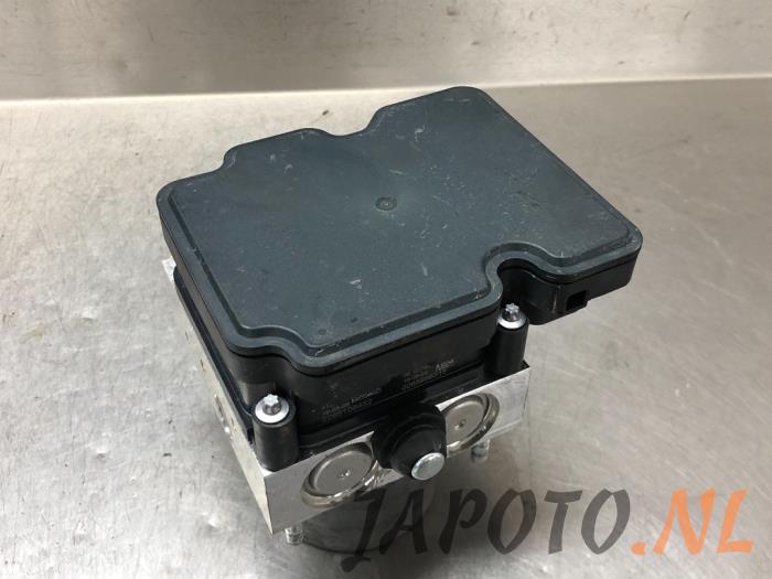 Używane Pompa ABS Mazda MX-5 (ND) 1.5 Skyactiv G-131 16V Cena € 157,45 Procedura marży oferowane przez Japoto Parts B.V.
