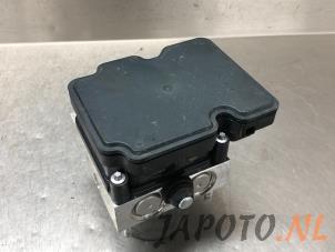 Używane Pompa ABS Mazda MX-5 (ND) 1.5 Skyactiv G-131 16V Cena € 149,95 Procedura marży oferowane przez Japoto Parts B.V.