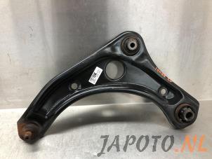 Usagé Bras de suspension bas avant gauche Nissan Note (E12) 1.2 68 Prix € 34,99 Règlement à la marge proposé par Japoto Parts B.V.