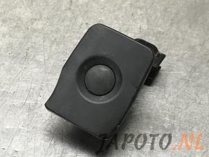 Used Tailgate switch Mazda MX-5 (ND) 1.5 Skyactiv G-131 16V Price € 39,95 Margin scheme offered by Japoto Parts B.V.