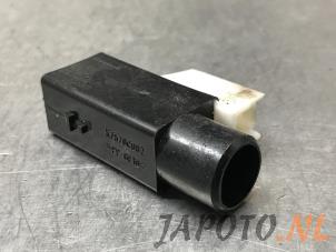 Usados Sensor de temperatura interior Mazda MX-5 (ND) 1.5 Skyactiv G-131 16V Precio € 14,99 Norma de margen ofrecido por Japoto Parts B.V.