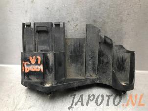 Usagé Support pare-chocs arrière gauche Suzuki Swift (ZA/ZC/ZD) 1.2 16_ Prix € 12,95 Règlement à la marge proposé par Japoto Parts B.V.