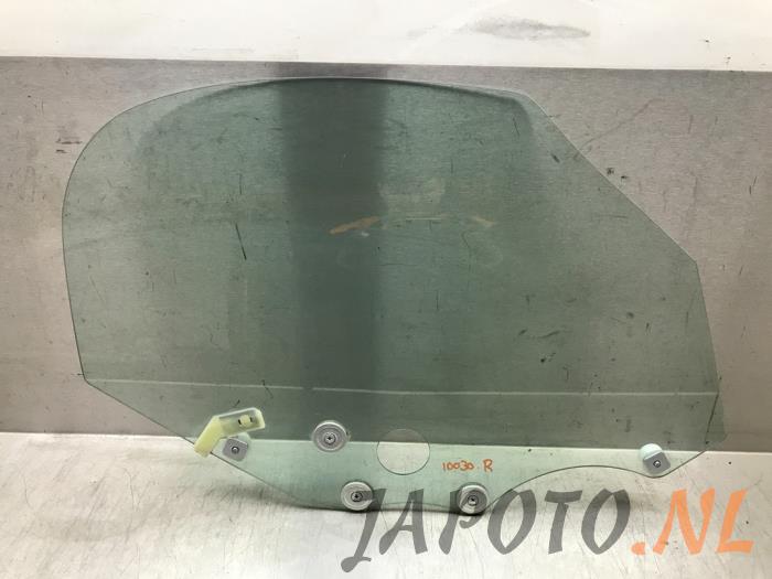 Usados Ventanilla de puerta de 2 puertas derecha Mazda MX-5 (ND) 1.5 Skyactiv G-131 16V Precio € 52,49 Norma de margen ofrecido por Japoto Parts B.V.