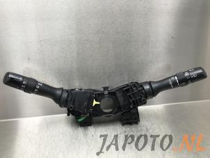Używane Przelacznik Combi kolumny kierownicy Toyota Verso 1.6 D-4D 16V Cena € 74,95 Procedura marży oferowane przez Japoto Parts B.V.
