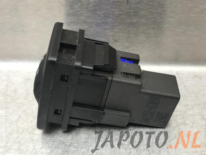 Interruptor faro lhv de un Toyota Verso 1.6 D-4D 16V 2015