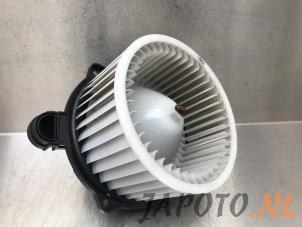 Used Heating and ventilation fan motor Kia Cee'd Sportswagon (JDC5) 1.6 CRDi 16V VGT Price € 34,95 Margin scheme offered by Japoto Parts B.V.