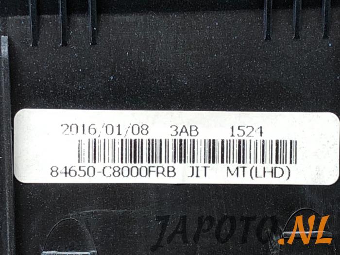 Gear stick cover from a Hyundai i20 (GBB) 1.0 T-GDI 120 12V 2016