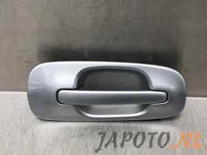 Używane Uchwyt drzwi prawych przednich wersja 4-drzwiowa Subaru Impreza II Plus (GG) 1.5 R 16V Cena € 24,95 Procedura marży oferowane przez Japoto Parts B.V.