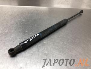 Used Rear gas strut, left Toyota Yaris III (P13) 1.4 D-4D-F Price € 9,95 Margin scheme offered by Japoto Parts B.V.
