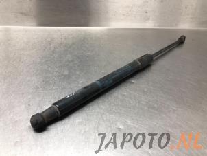 Used Rear gas strut, right Toyota Yaris III (P13) 1.4 D-4D-F Price € 9,95 Margin scheme offered by Japoto Parts B.V.