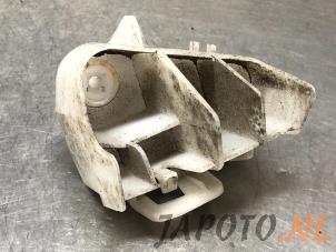 Używane Wspornik zderzaka prawy tyl Toyota Yaris III (P13) 1.4 D-4D-F Cena € 9,95 Procedura marży oferowane przez Japoto Parts B.V.