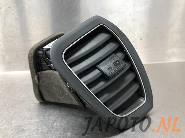 Air grill side from a Hyundai i20 (GBB) 1.2i 16V 2019