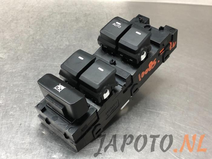 Usados Interruptor combinado de ventanillas Hyundai i20 (GBB) 1.2i 16V Precio € 41,95 Norma de margen ofrecido por Japoto Parts B.V.