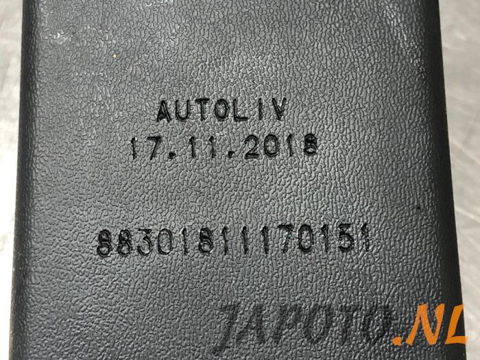 Rear seatbelt buckle, left from a Hyundai i20 (GBB) 1.2i 16V 2019