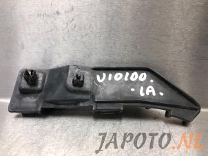 Używane Wspornik zderzaka lewy tyl Suzuki Swift (ZA/ZC/ZD1/2/3/9) 1.3 VVT 16V Cena € 12,95 Procedura marży oferowane przez Japoto Parts B.V.