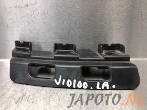 Używane Wspornik zderzaka lewy tyl Suzuki Swift (ZA/ZC/ZD1/2/3/9) 1.3 VVT 16V Cena € 12,95 Procedura marży oferowane przez Japoto Parts B.V.