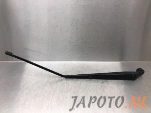 Gebrauchte Scheibenwischerarm vorne Suzuki Swift (ZA/ZC/ZD1/2/3/9) 1.3 VVT 16V Preis € 9,95 Margenregelung angeboten von Japoto Parts B.V.