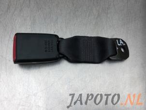 Usagé Insertion ceinture de sécurité arrière gauche Suzuki Swift (ZA/ZC/ZD1/2/3/9) 1.3 VVT 16V Prix € 14,95 Règlement à la marge proposé par Japoto Parts B.V.