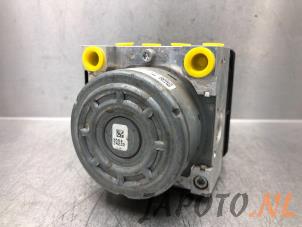ABS pump from a Mitsubishi Outlander (GF/GG) 2.0 16V PHEV 4x4 2014