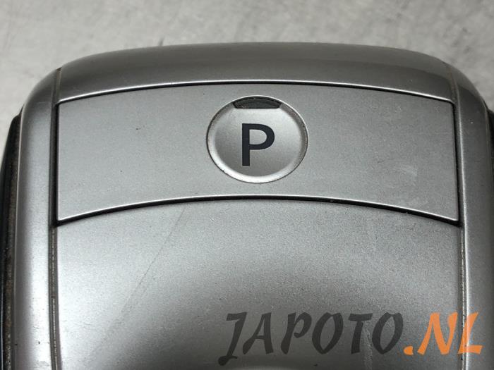 Parking brake switch Mitsubishi Outlander 2.0 16V PHEV 4x4 4B11