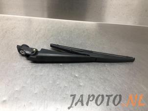 Used Rear wiper arm Toyota Auris Touring Sports (E18) 1.2 T 16V Price € 19,95 Margin scheme offered by Japoto Parts B.V.